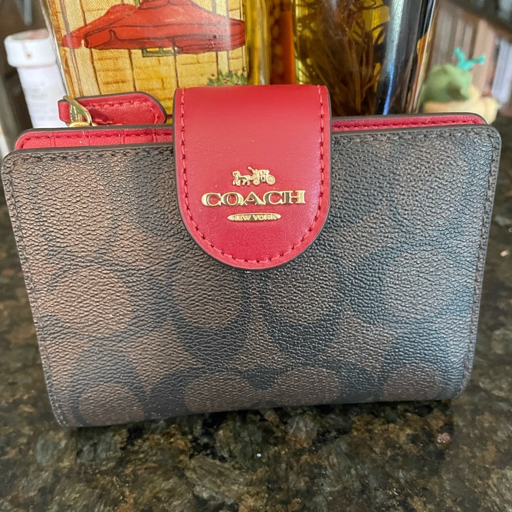 Coach Medium Corner Zip Wallet Red signature